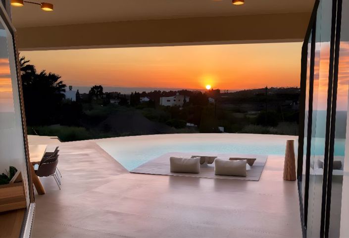 Image No.3-Villa de 5 chambres à vendre à Peyia