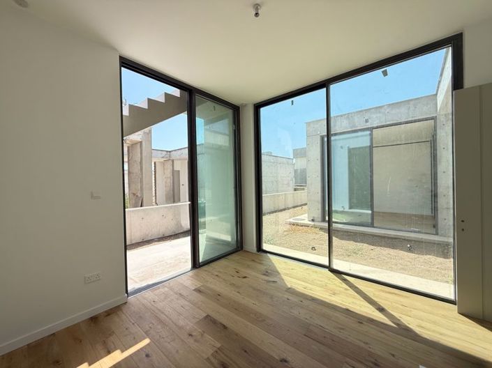 Image No.12-4 Bed Villa for sale