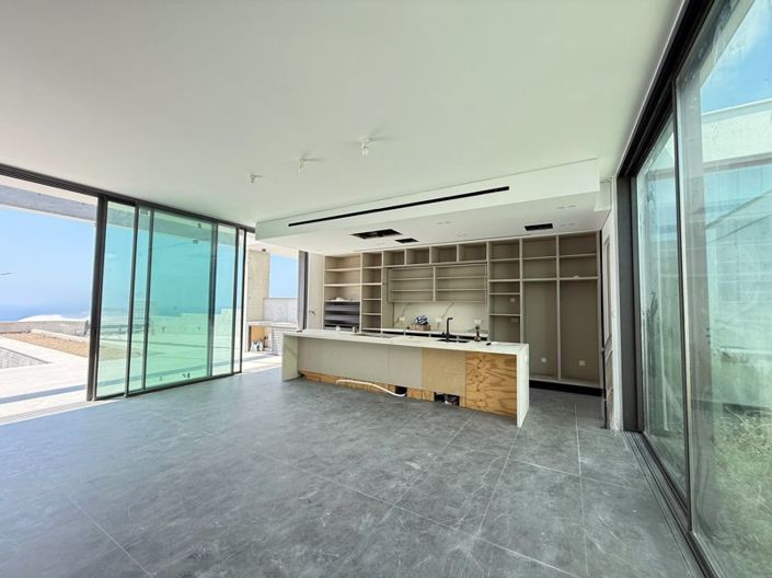 Image No.2-4 Bed Villa for sale