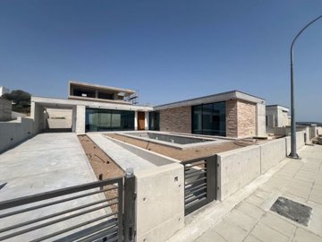 4 Bed Villa for sale