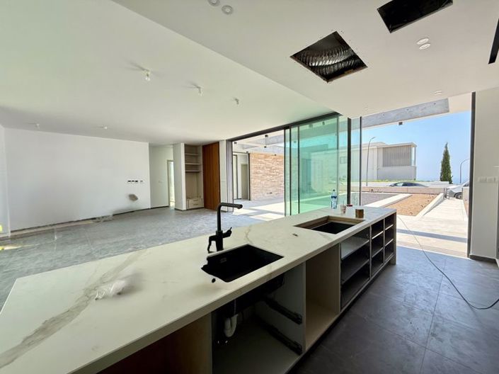 Image No.5-4 Bed Villa for sale