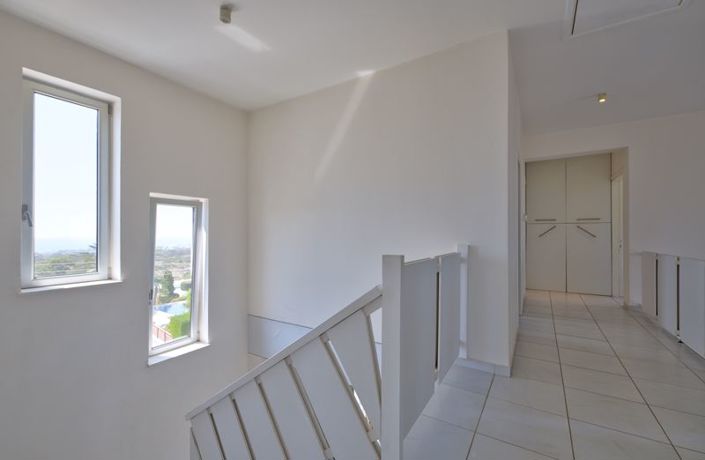 Image No.12-6 Bed Villa for sale