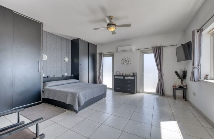 Image No.14-6 Bed Villa for sale