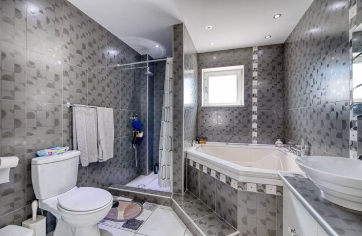 Image No.24-6 Bed Villa for sale