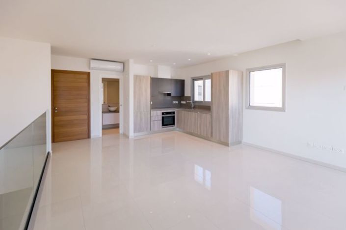 Image No.2-Appartement de 2 chambres à vendre à Germasogeia