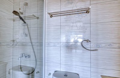 bedroom-1-ensuite-1