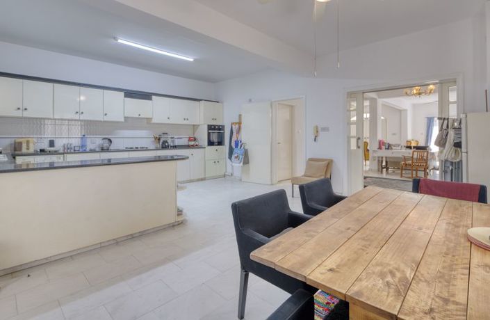 Image No.3-4 Bed Villa for sale