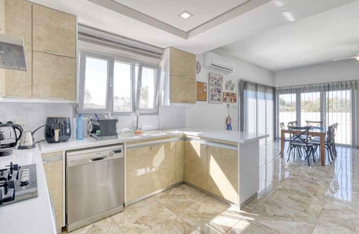 Image No.6-4 Bed Villa for sale