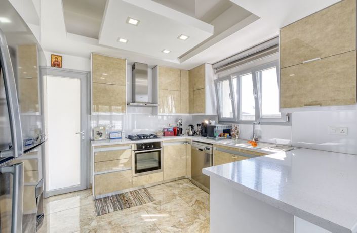 Image No.3-4 Bed Villa for sale