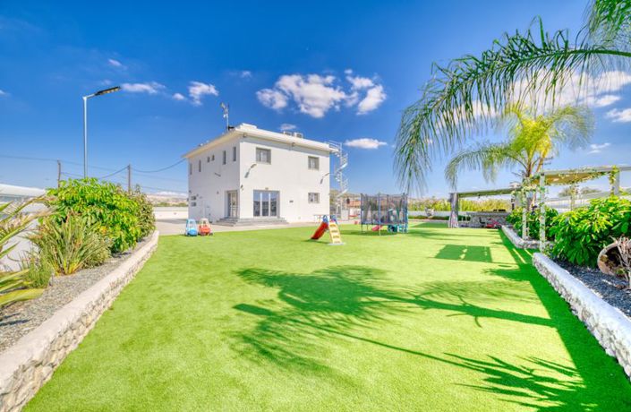 Image No.4-4 Bed Villa for sale