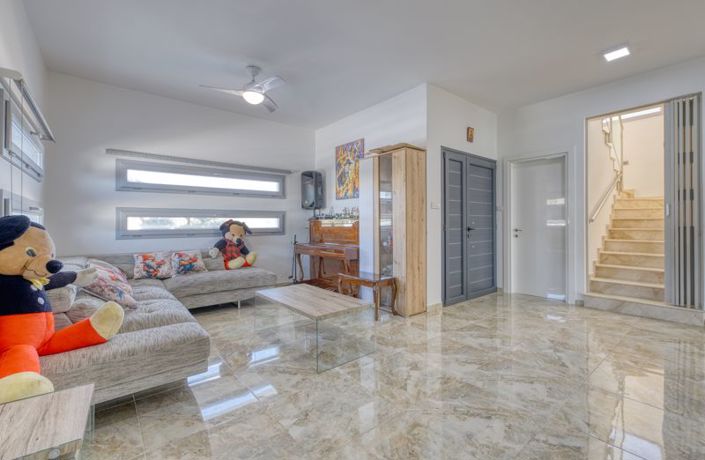 Image No.12-4 Bed Villa for sale