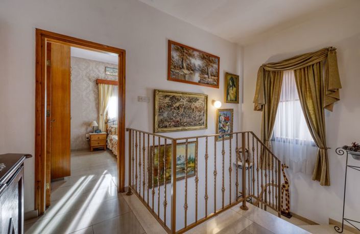 Image No.14-3 Bed Villa for sale