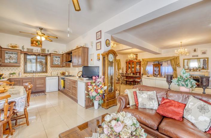 Image No.10-3 Bed Villa for sale