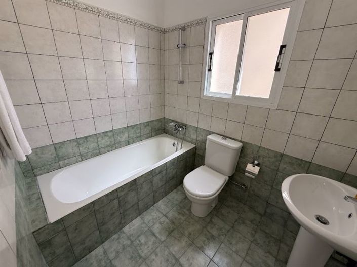 Image No.10-5 Bed Villa for sale