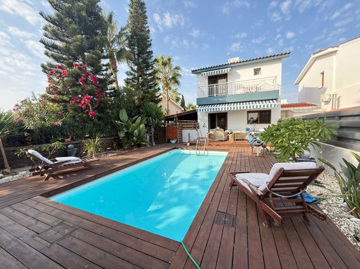 Image No.20-2 Bed Villa for sale