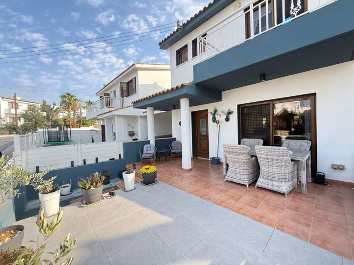 Image No.25-2 Bed Villa for sale