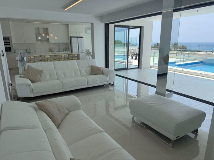 Image No.3-4 Bed Villa for sale