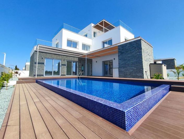 Image No.3-4 Bed Villa for sale