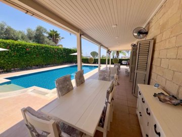 photo-2025-11-14-15-10-14-6