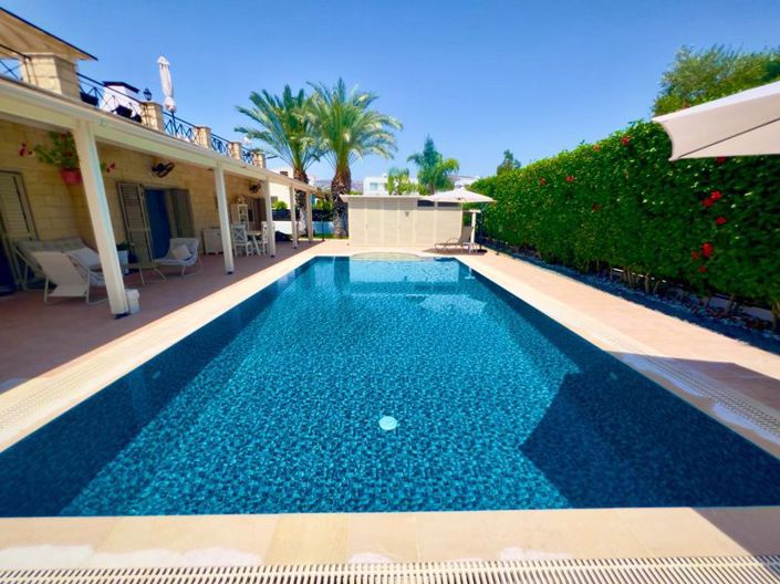 Image No.2-3 Bed Villa for sale