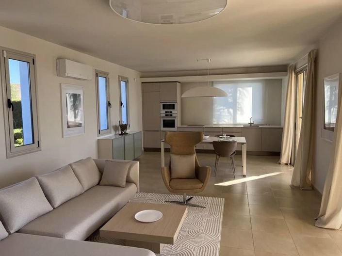 Image No.2-4 Bed Villa for sale