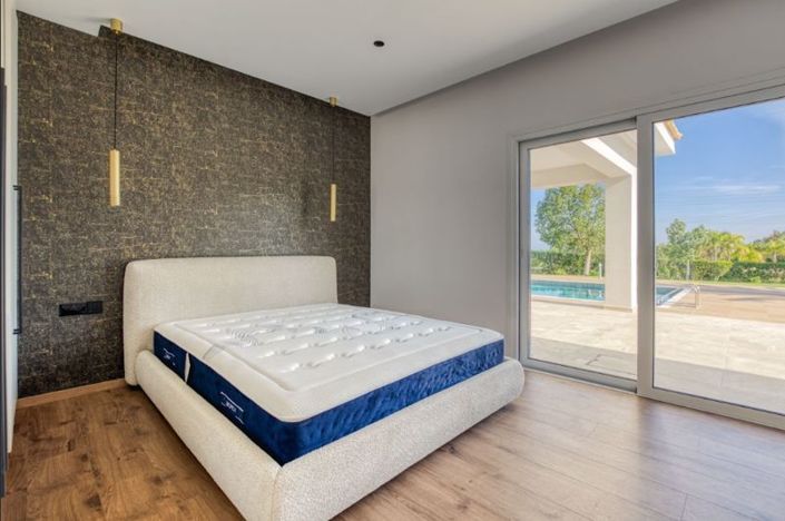 Image No.15-4 Bed Villa for sale