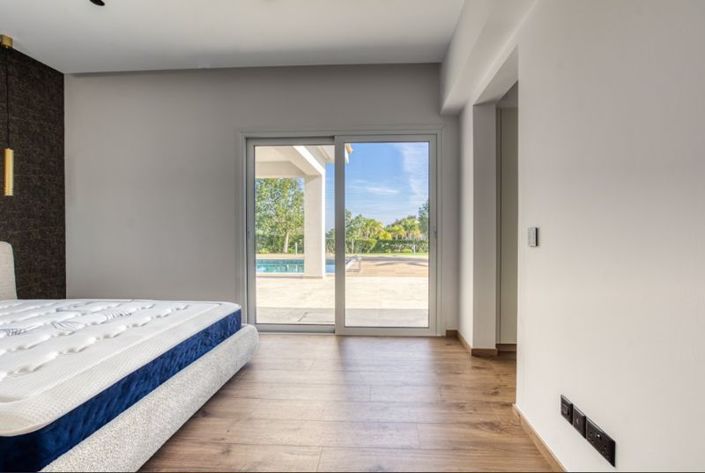 Image No.17-4 Bed Villa for sale