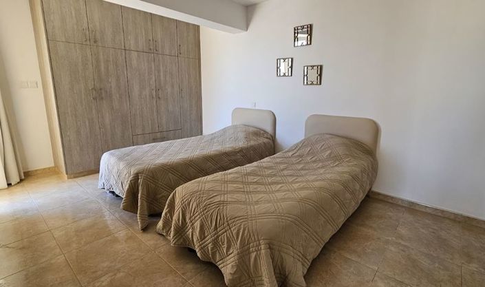 Image No.9-6 Bed Villa for sale