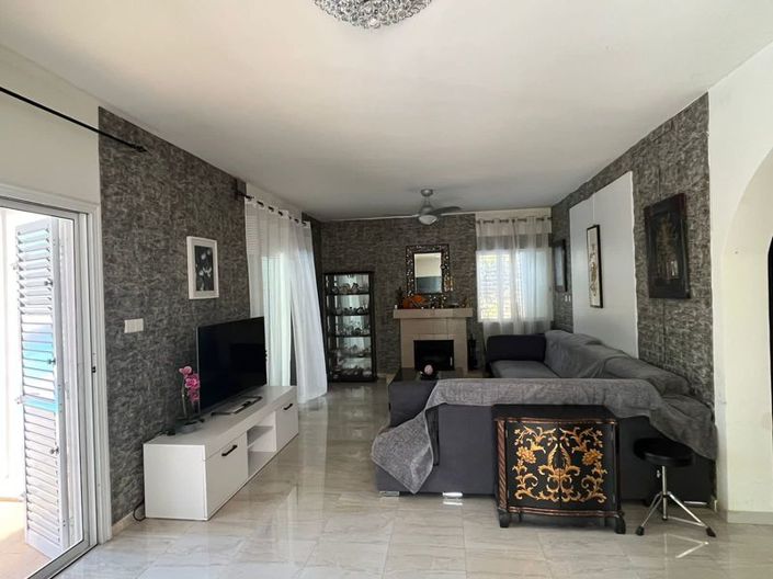 Image No.11-4 Bed Villa for sale