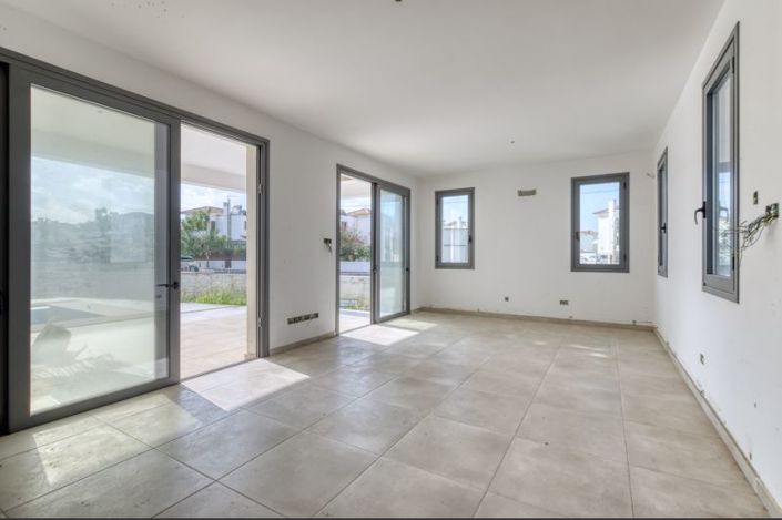 Image No.4-3 Bed Villa for sale