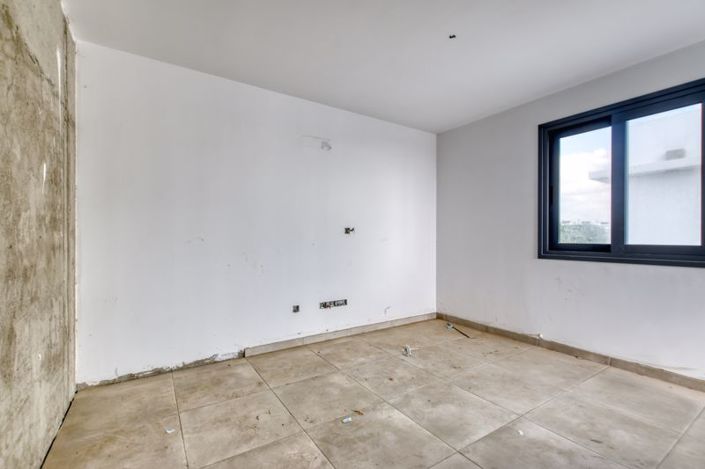 Image No.10-3 Bed Villa for sale