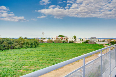 bedrooms-and-lounge-balcony-views