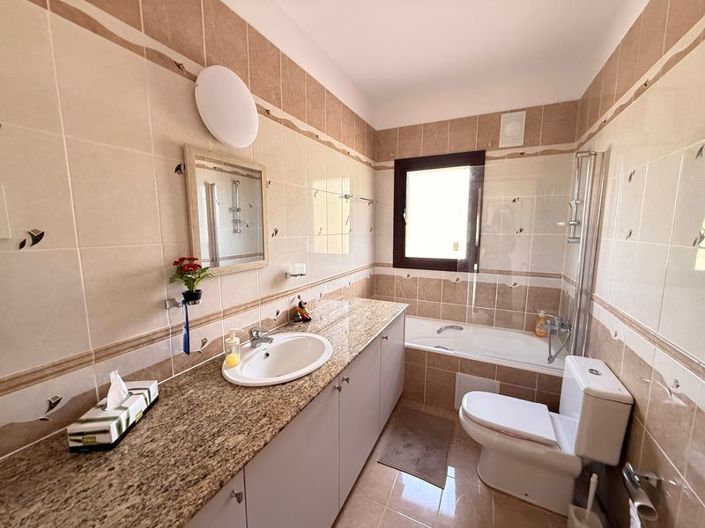 Image No.22-4 Bed Villa for sale