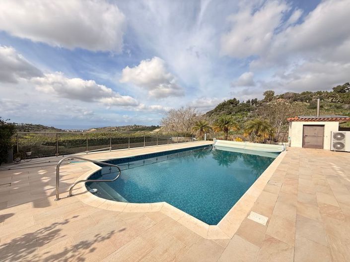 Image No.3-4 Bed Villa for sale