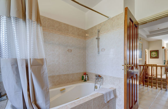 Image No.27-5 Bed Villa for sale