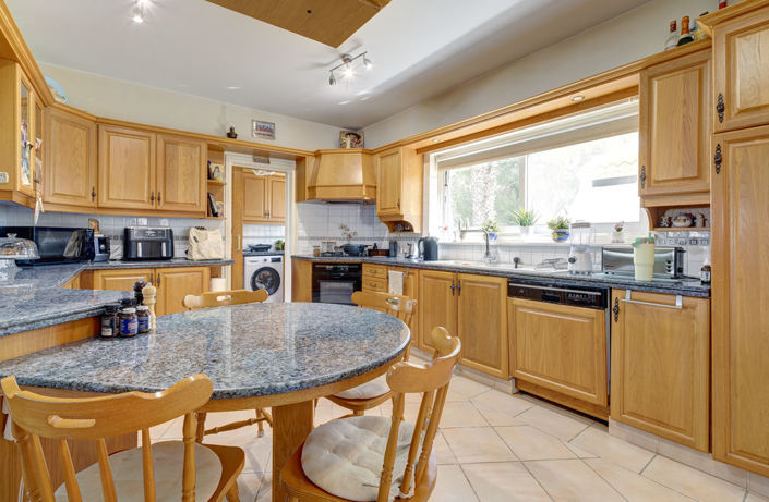 Image No.6-5 Bed Villa for sale