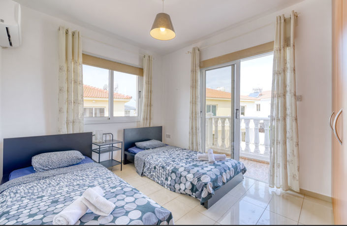 Image No.12-3 Bed Villa for sale