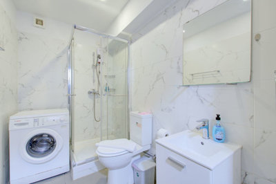 apartment-1-bathroom