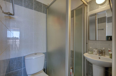 bedroom-1-enuite