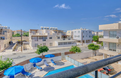 bedroom-1-balcony-views