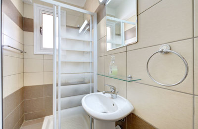 guest-wc-1