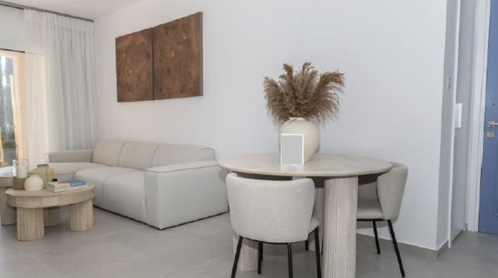 Image No.4-2 Bed Apartment for sale