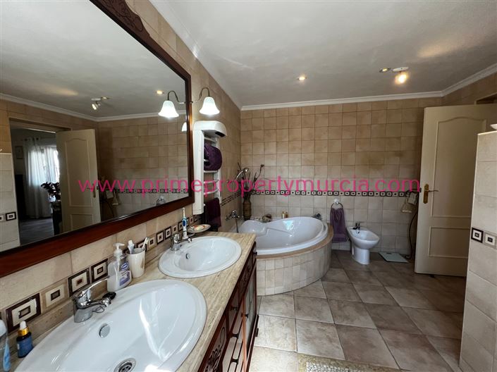 Image No.19-5 Bed Country House for sale