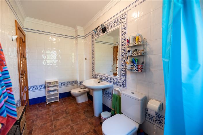 Image No.16-4 Bed Country House for sale