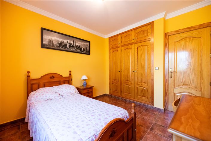 Image No.18-4 Bed Country House for sale