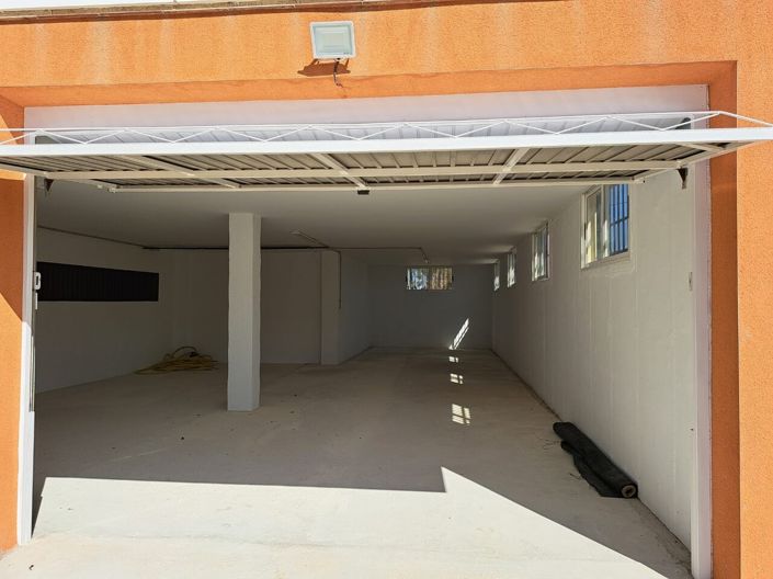 Image No.39-4 Bed Country House for sale