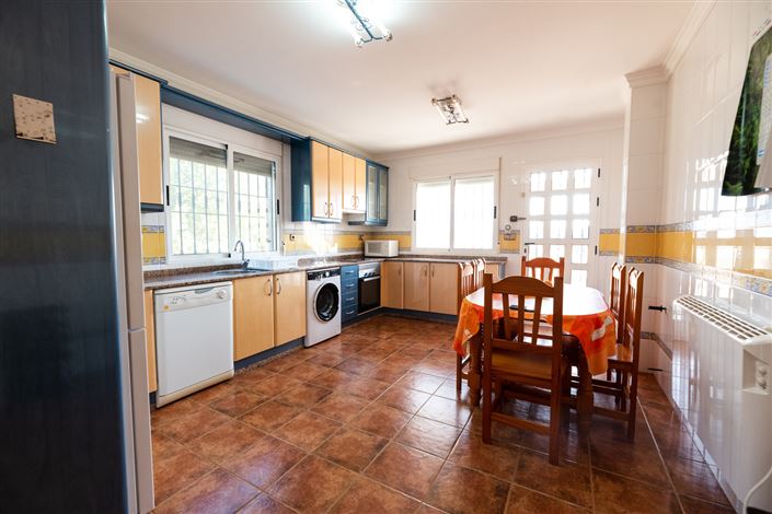 Image No.10-4 Bed Country House for sale