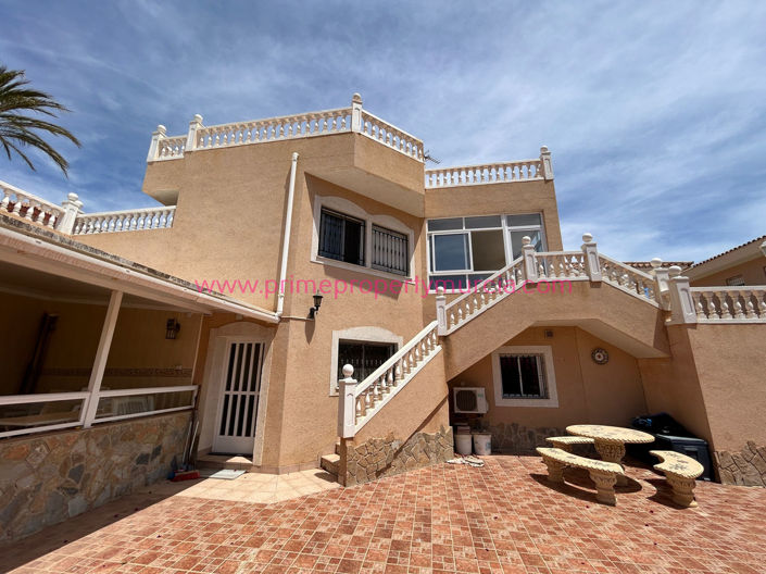 Image No.2-5 Bed Villa for sale