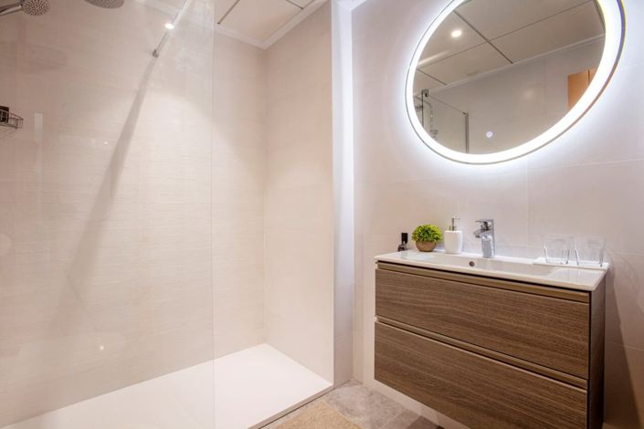 Image No.18-2 Bed Apartment for sale