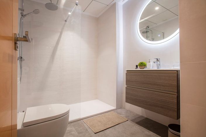 Image No.21-2 Bed Apartment for sale